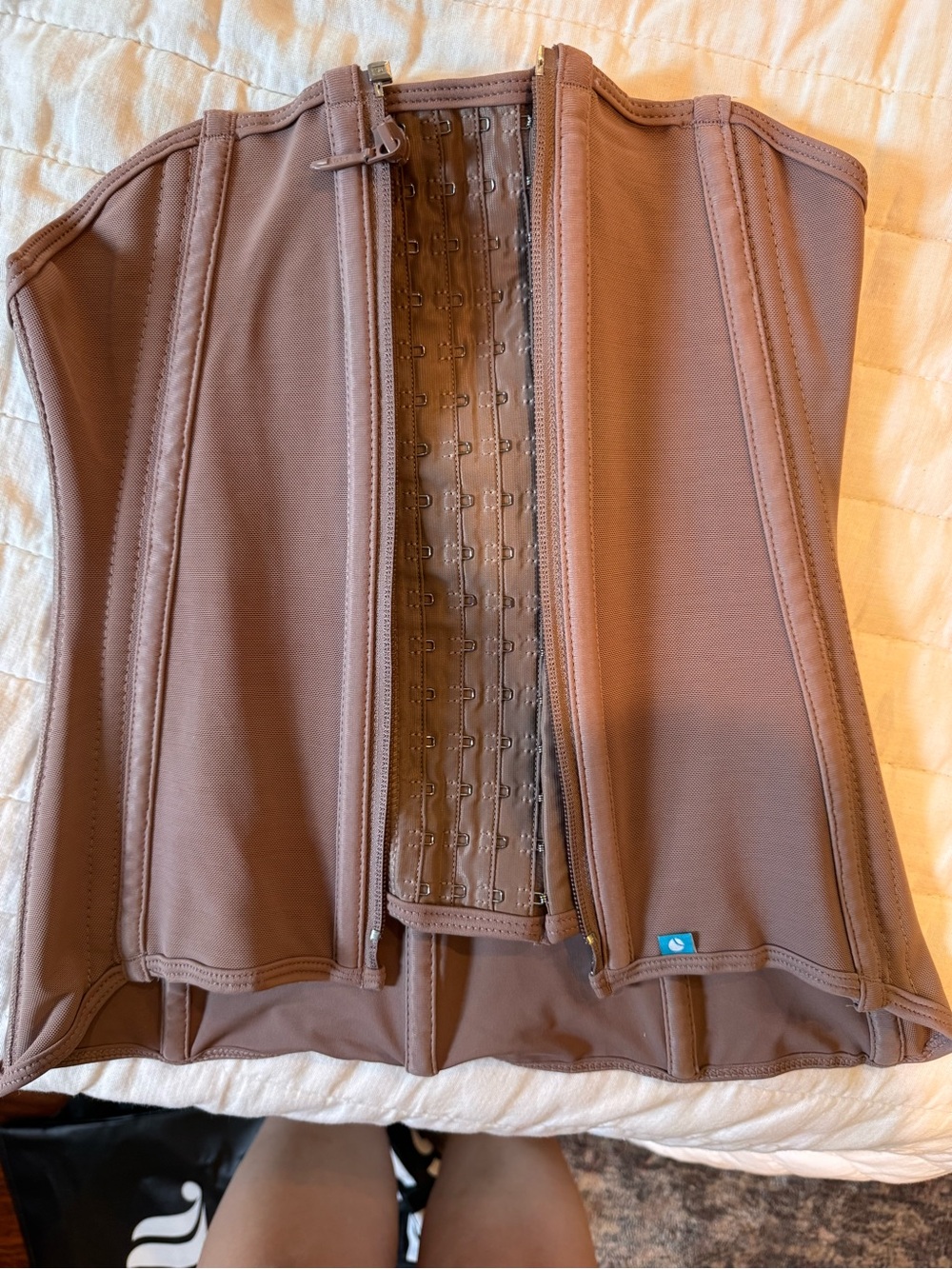 Women's Black and Nude Fajas - Bodysuit, Corset, surgical bra, Waist Cincher etc - Picture 5 of 16